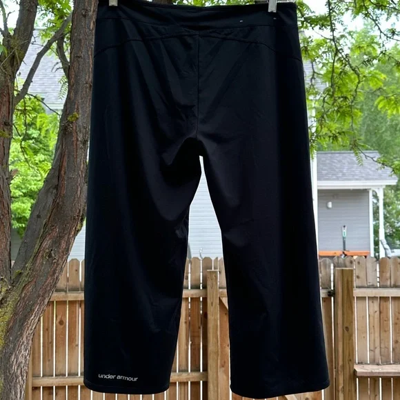 ⭐️ last Chance ⭐️ Under Armour Cropped Wide Leg Workout Black Pants Large - Picture 2 of 15